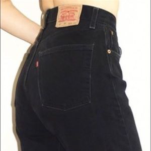 Vintage Levi’s 501 Black Mom Jean